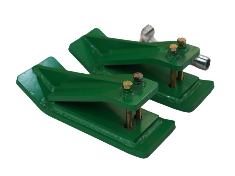 Indlæs billede i Gallery Viewer, Tractor Bucket Skid Protector, No-Drill Clamp-On Loader Bucket Edge Guard for Lawn Turf and Snow Removal