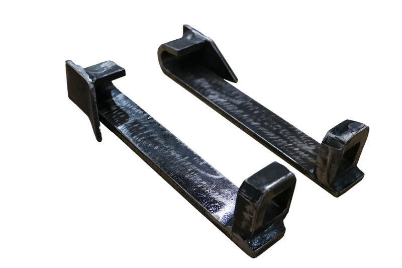 Carregue imagem no visualizador da galeriaAvant 300 500 700 Loader Hitch Bracket Compact Loader Attachment Linkage Welding Mount
